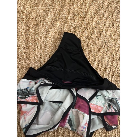lululemon speedup shorts Sz 4 - Picture 2 of 5